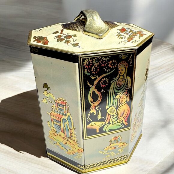 VTG Peek Frean Asian Themed Octogonal Tin Container Gold, Black, Cream England - Picture 1 of 5